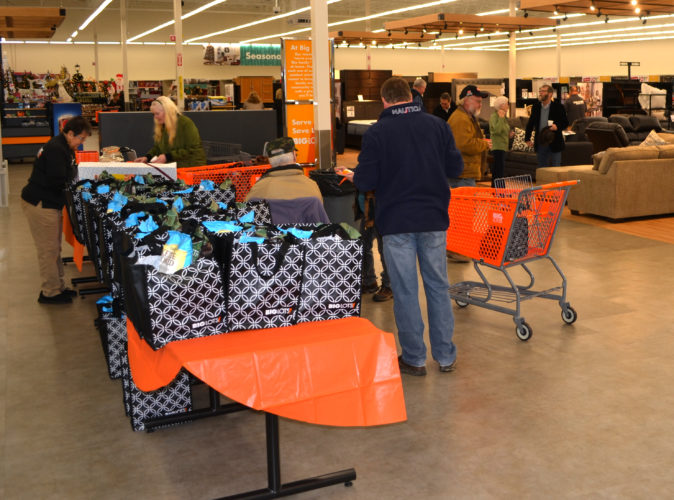 Big Lots holds grand opening in new location News, Sports, Jobs